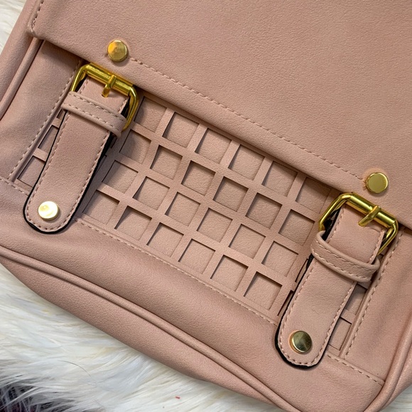 [NWT Crossbody] Blush Faux Leather Handbag - Picture 3 of 8